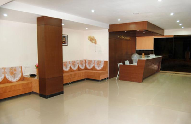 Balaji Grand Hotel Kākināda Exterior foto