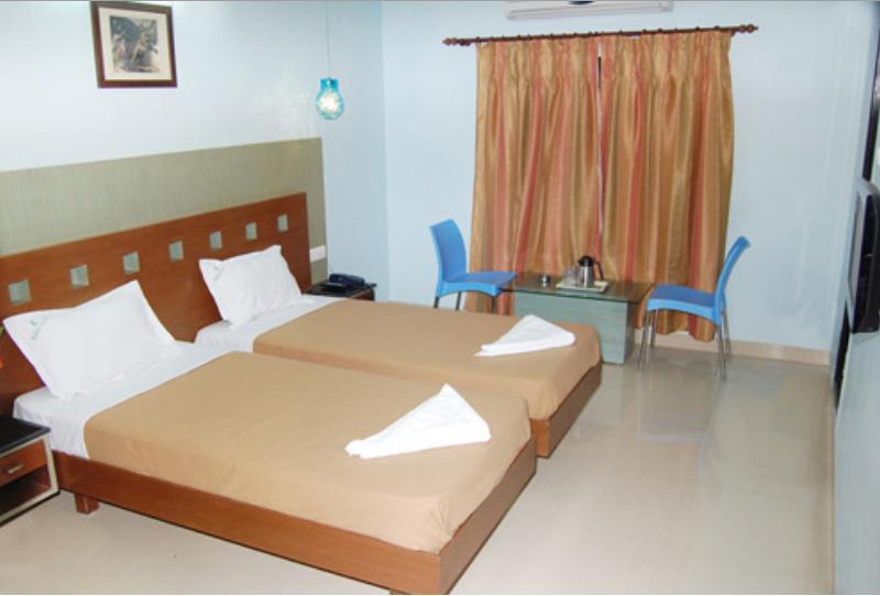 Balaji Grand Hotel Kākināda Habitación foto